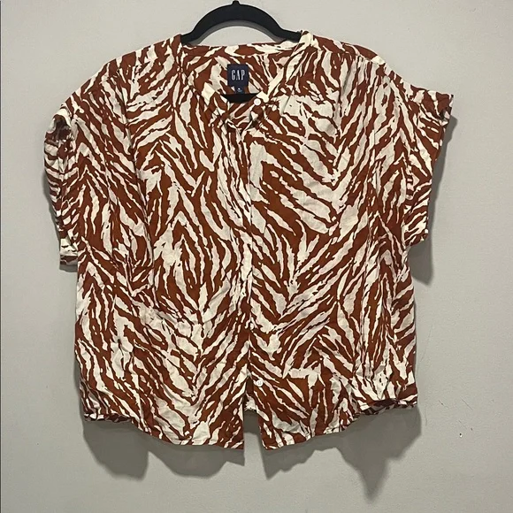 GAP Rust and Cream Zebra Print Button-Down Shirt - Picture 1 of 8